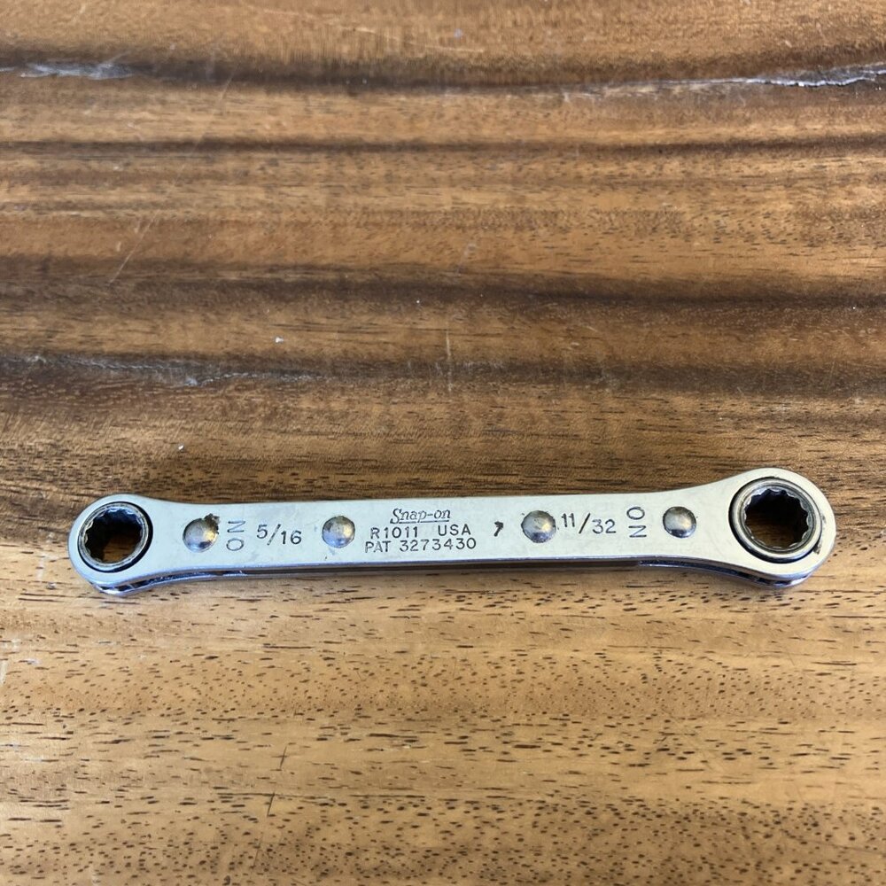 Snap-On R1011 USA 5/16” & 11/32” Ratcheting Box End Wrench 12 Point